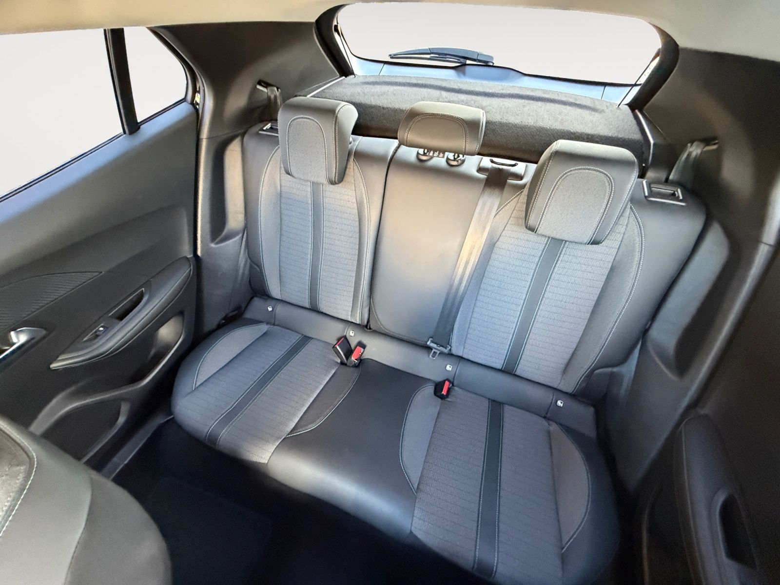Peugeot 2008 BlueHDi 130 S&S EAT8 Allure